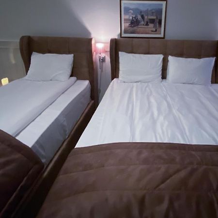 Hotellmilano As 모조엔 외부 사진