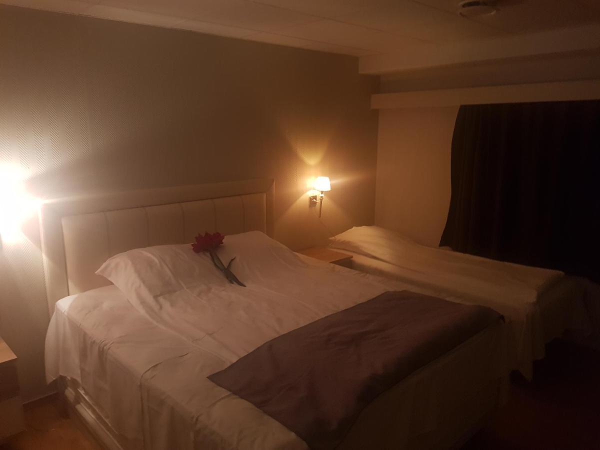 Hotellmilano As 모조엔 외부 사진